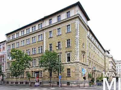 IMG_6215_Alkotmány u. 13_külső.jpg