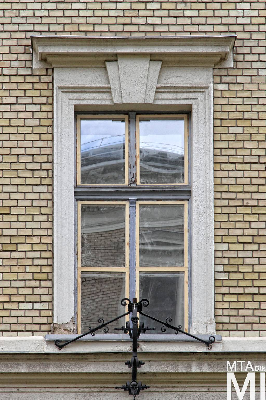 IMG_6220_Alkotmány u. 13_külső_ablak.jpg