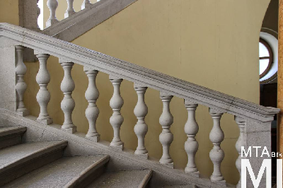 IMG_4062_Alkotmány u. 14_lépcsőház.jpg