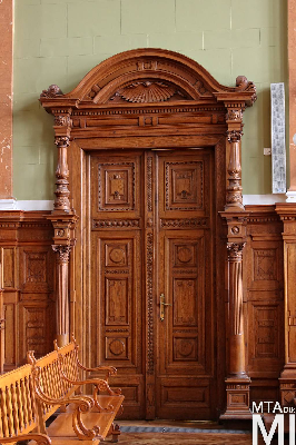 IMG_4171_Alkotmány u. 14_tárgyalóterem.jpg