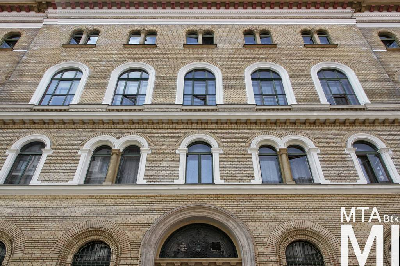 IMG_4666_Alkotmány u. 14_külső.jpg