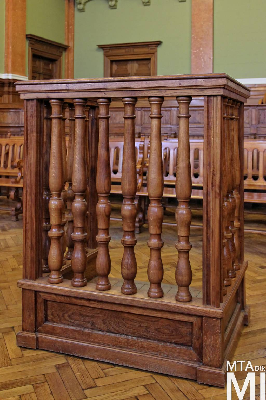 IMG_4308_Alkotmány u. 14_tárgyalóterem.jpg