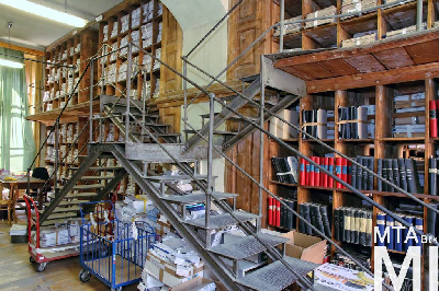 IMG_4429_Alkotmány u. 14_irattár.jpg