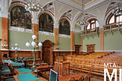 IMG_4131_Alkotmány u. 14_tárgyalóterem.jpg