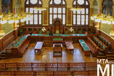 IMG_4334_Alkotmány u. 14_tárgyalóterem.jpg