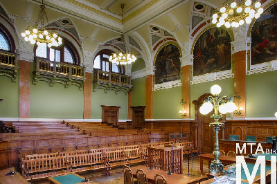 IMG_4250_Alkotmány u. 14_tárgyalóterem.jpg