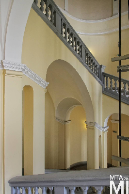 IMG_4122_Alkotmány u. 14_lépcsőház.jpg