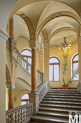 IMG_4085_Alkotmány u. 14_lépcsőház.jpg