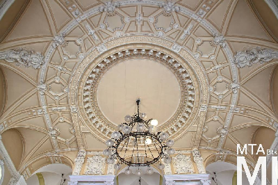 IMG_4098_Alkotmány u. 14_lépcsőház.jpg