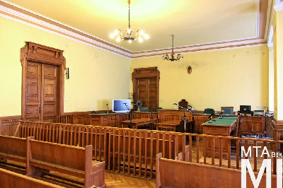 IMG_4448_Alkotmány u. 14_kistárgyaló.jpg