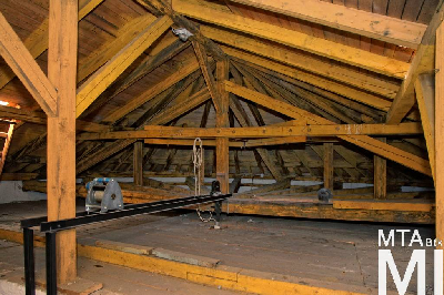 IMG_4357_Alkotmány u. 14_fedélszék.jpg