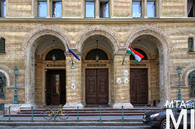 IMG_4670_Alkotmány u. 14_külső.jpg