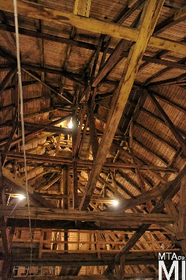 IMG_4369_Alkotmány u. 14_fedélszék.jpg