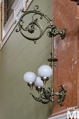 IMG_4188_Alkotmány u. 14_tárgyalóterem.jpg