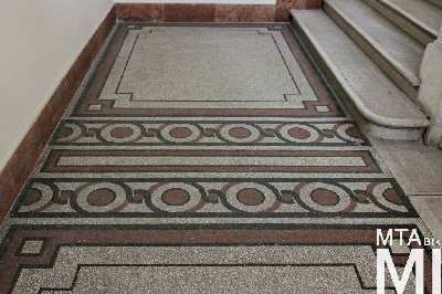 IMG_4312_Alkotmány u. 14_lépcsőház.jpg