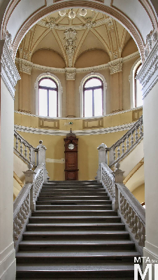 IMG_4090_Alkotmány u. 14_lépcsőház.jpg
