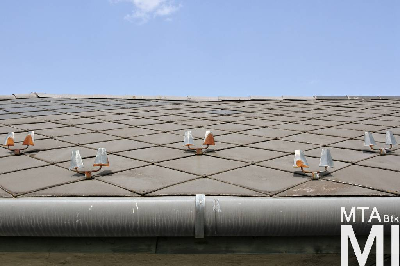 IMG_4383_Alkotmány u. 14_tető.jpg