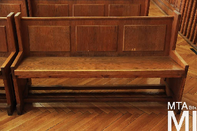 IMG_4442_Alkotmány u. 14_kistárgyaló.jpg