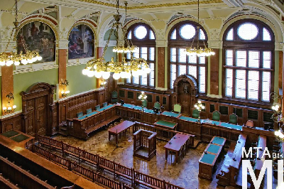 IMG_4339_Alkotmány u. 14_tárgyalóterem.jpg