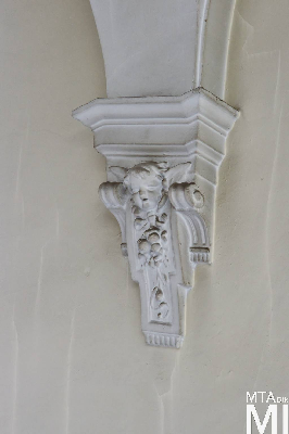 IMG_4077_Alkotmány u. 14_lépcsőház.jpg