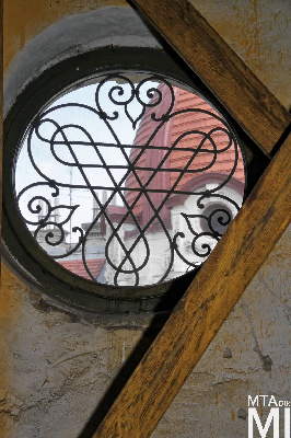 IMG_4345_Alkotmány u. 14_fedélszék.jpg