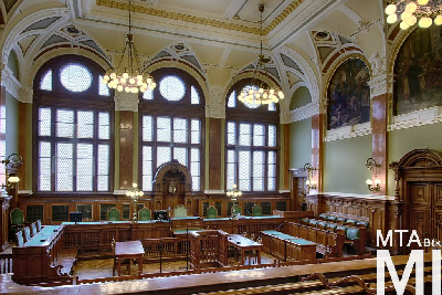 IMG_4222_Alkotmány u. 14_tárgyalóterem.jpg