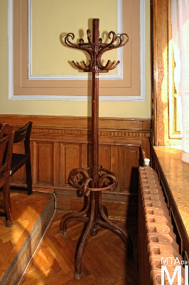 IMG_4447_Alkotmány u. 14_kistárgyaló.jpg