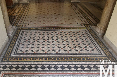 IMG_4051_Alkotmány u. 14_előcsarnok.jpg