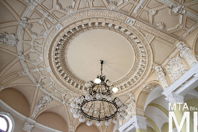 IMG_4106_Alkotmány u. 14_lépcsőház.jpg