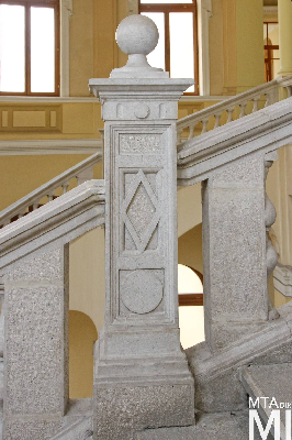 IMG_4114_Alkotmány u. 14_lépcsőház.jpg