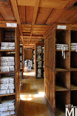 IMG_4418_Alkotmány u. 14_irattár.jpg