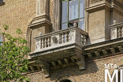 IMG_4653_Alkotmány u. 14_külső.jpg