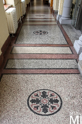 IMG_4118_Alkotmány u. 14_folyosó.jpg