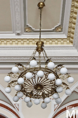 IMG_4197_Alkotmány u. 14_tárgyalóterem.jpg