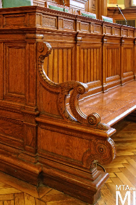 IMG_4309_Alkotmány u. 14_tárgyalóterem.jpg