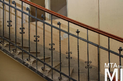 IMG_4073_Alkotmány u. 14_lépcsőház.jpg