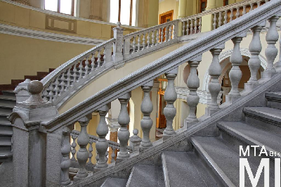 IMG_4103_Alkotmány u. 14_lépcsőház.jpg