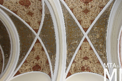 IMG_6740_Alkotmány u. 15_kapualj.jpg