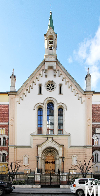 IMG_0064_Alkotmány u. 15 - Hold u. 20_templom külső.jpg