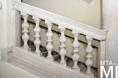 IMG_8786_Alkotmány u. 16_lépcsőház.jpg