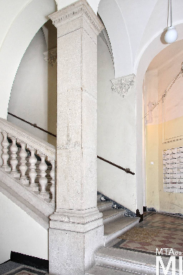 IMG_8781_Alkotmány u. 16_lépcsőház.jpg