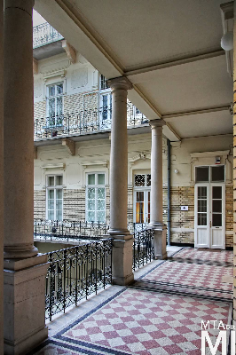 IMG_8790_Alkotmány u. 16_udvar.jpg