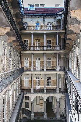 IMG_8801_Alkotmány u. 16_udvar.jpg