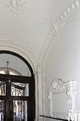 IMG_8766_Alkotmány u. 16_kapualj.jpg