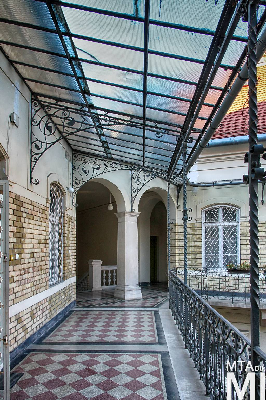 IMG_8814_Alkotmány u. 16_udvar.jpg