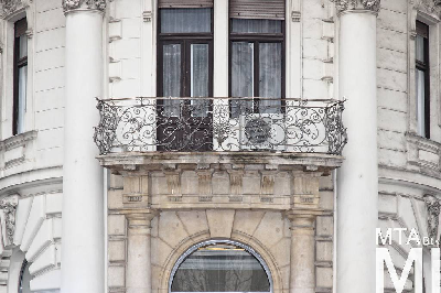 IMG_1130_Alkotmány u. 16_külső.jpg