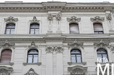 IMG_1140_Alkotmány u. 16_külső.jpg