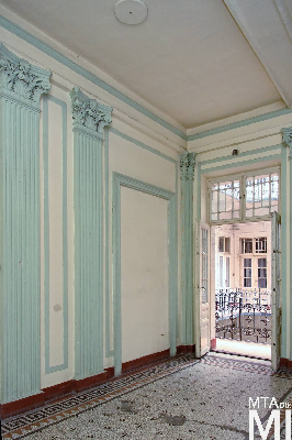 IMG_6295_Alkotmány u. 17 - Hold u. 29_lépcsőház.jpg