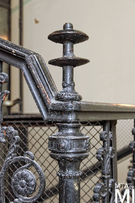 IMG_6301_Alkotmány u. 17 - Hold u. 29_lépcsőház.jpg