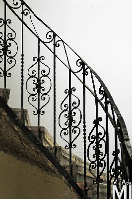 IMG_9005_Alkotmány u. 18_lépcsőház.jpg